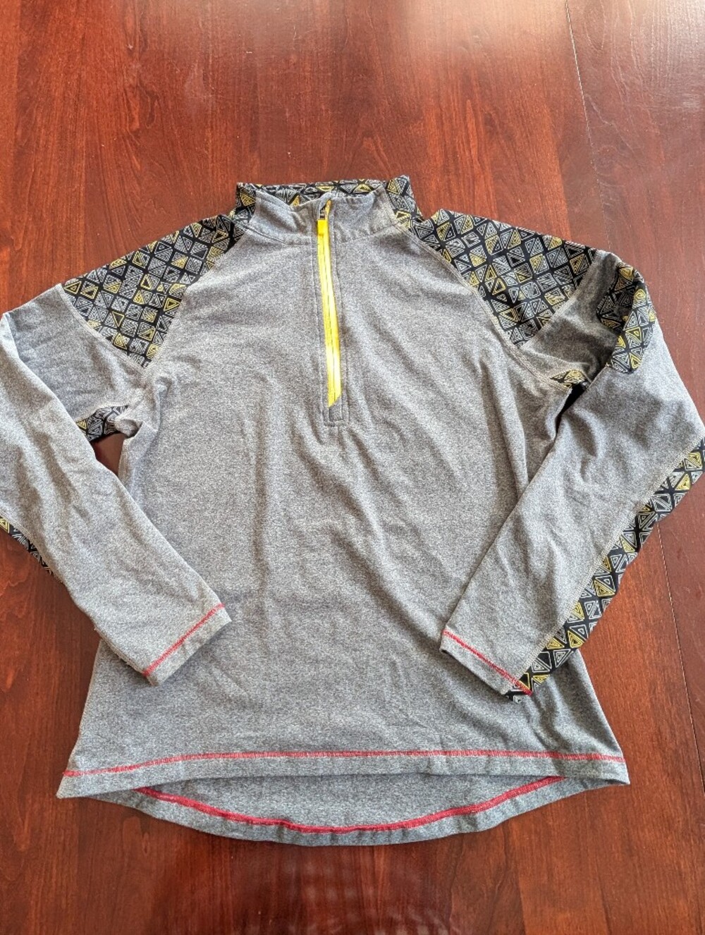 Janji Womens Quarter Zip, Size medium